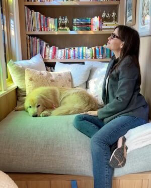 Jennifer Garner Instagram - It is hard to know how to write this— it seems nuts, given the world, to mourn a pet, but since we have shared Birdie with all of you, it only seems fair to let you know of her passing. Birdie let us know on Thursday that she wasn’t feeling herself (a renowned foodie, Birdie never missed a meal). We were surprised to learn that, not only was she very ill, she was at the end of her life. The vet told us that dogs often hang on until their person comes home from college and we believe Birdie did just that, so that we could pet her soft ears together and thank her for being the world’s best dog. Birdie loved to be read to, always found her way into a Pretend Cooking Show, and knew just how to give people what they needed (as evidenced by her happy days as a dog therapy team with Mo). She lived a happy dog life and is now in the role she was born to play: angel girl. It’s a gift to love and be loved by such a creature as Birdie the Doggie. 🐾🪽