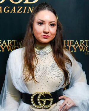 Jennifer Messina Instagram - @elegantprofficial sent me to @heartofhollywoodmagazine event, and I had to bring my drama as my plus 1. Wishing everyone a beautiful New Years. 2025 will be different. 

Photos by @blaineivphotography 
#hollywood #press #heartsofhollywood #love #drama #messina #messinamafia #messinaglam