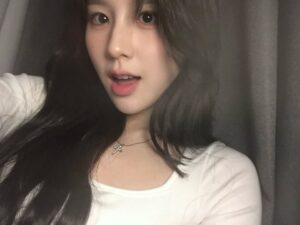 Jeon Hee-jin Instagram - 앞머리를 기르고 있다는 소식