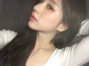 Jeon Hee-jin Instagram - 앞머리를 기르고 있다는 소식
