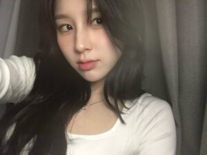 Jeon Hee-jin Instagram - 앞머리를 기르고 있다는 소식