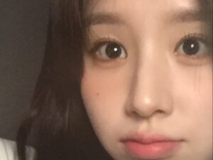 Jeon Hee-jin Instagram - 앞머리를 기르고 있다는 소식