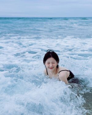 Jeon Hee-jin Instagram - 나 수영 못 해 어푸어푸 🌊