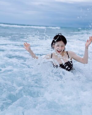 Jeon Hee-jin Instagram - 나 수영 못 해 어푸어푸 🌊