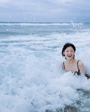 Jeon Hee-jin Instagram - 나 수영 못 해 어푸어푸 🌊