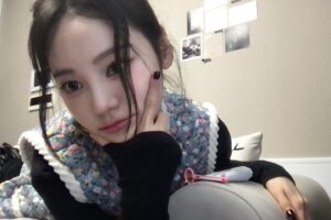 Jeong Jin-sol Instagram - 하슬이한테 선물 받고 나의 최애템이 되었다 힛