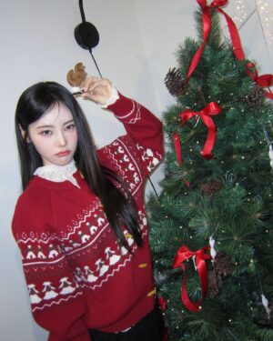 Jeong Jin-sol Instagram - ❤️ Merry Christmas 🎅🏻🧑🏻‍🎄🤶🏻❤️