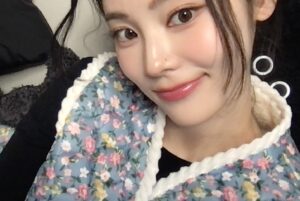 Jeong Jin-sol Instagram - 하슬이한테 선물 받고 나의 최애템이 되었다 힛