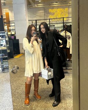 Jeong Sin-hye Instagram - 두서없지만 사랑스러웠던 2024년 10월