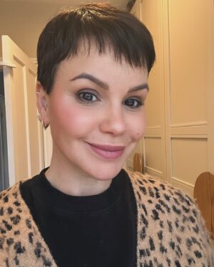 Jessica Fox Instagram - Anyone else ready for spring? 🌷