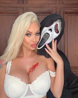 Jessica-Jane Stafford Instagram - Mum & Dad 💀🎃 #Halloween #ScaryMovie #Scream #CarmenElectra #GhostFace