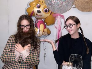 Jessica Jung Instagram - Welcome to the club @vousmevoyez 💕🤗😜👭🏻🎂🐶🎞️🎉
