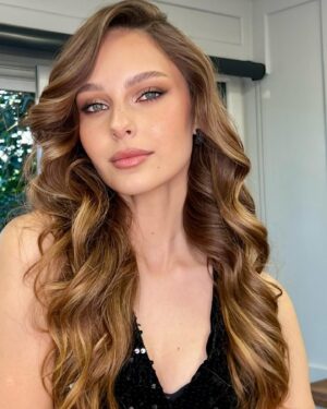Jessica May Instagram - 🌟 Back to the city 💫

Hair: @erdemgulll @mehmetturkibis 
Make up: @hanifeozsy 

#beauty #glam