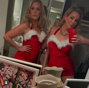 Jessica St. Clair Instagram - We all know @junediane demands to see more of our bodies in 2025. Let’s just give in. You can watch The Deep Dive Christmas Spectacular” in link in bio!