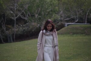Jessica Veranda Tanumihardja Instagram - It was such an honor untuk bisa membawakan karakter Clara dalam Roman Peony, untuk menjadi Clara ada challenge yang harus aku lalui tidak cuma harus belajar merokok tapi juga memotong rambut panjang ku serta beberapa hal lainnya,

But she’s a special one, with every stitch, she became art, beautifully broken, but still standing.

Dari awal sudah di beritahu kak Frits, kalau Clara yang di Roman Peony akan sangat berbeda dengan Clara yang di Dua Ruang, 
Thank you kak @cinemabnw atas kepercayaannya dan memberi aku ruang untuk turut ambil bagian dalam mendevelop character Clara.

Meskipun begitu, masih tetep nervous, setiap pagi sebelum mulai syuting berdoa dulu supaya bisa tenang & memberikan yang terbaik🙏🏻
