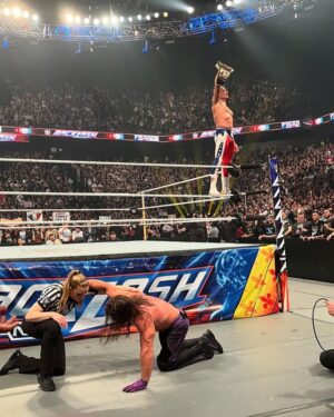 Jessika Evelyn Heiser Instagram - What an incredible 2024.

I’ve been feeling so much gratitude over the past few days. I got super sick after travel last week so it’s given me some time to reflect.

To think all the way back to Australia and the Elimination Chamber, to the insane crowd in France in May and all the UK trips in between. To travel the world, to be in a video game for the first time, to continuing to evolve in my personal fitness. Phew. 

Blessed. 

Thank you all for joining me on this crazy journey. 

Hang on tight because 2025 is going to be insane in the best way! 

Happy New Year 🎈🎊