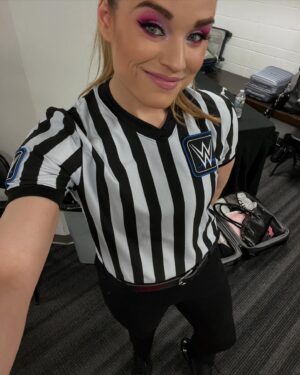 Jessika Evelyn Heiser Instagram - What an incredible 2024.

I’ve been feeling so much gratitude over the past few days. I got super sick after travel last week so it’s given me some time to reflect.

To think all the way back to Australia and the Elimination Chamber, to the insane crowd in France in May and all the UK trips in between. To travel the world, to be in a video game for the first time, to continuing to evolve in my personal fitness. Phew. 

Blessed. 

Thank you all for joining me on this crazy journey. 

Hang on tight because 2025 is going to be insane in the best way! 

Happy New Year 🎈🎊