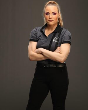 Jessika Evelyn Heiser Instagram - Bravely and boldly evolving into a new era! 

It’s been years since we’ve had an update on the new referee shirts! What is everyone’s take on them so far? 

I’m so grateful to have a woman’s fit!!! 🔥 

📸 @ericnoknees 

Glam: @bfabulous1