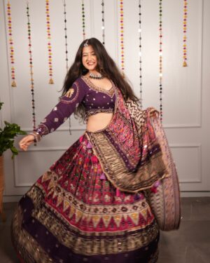 Jhanvi Bhatia Instagram - Somehow the fit is giving Leela 🫣💜

Fell in love w this and wore it the first day to Garba and def did get a lot of compliments 🥰✨
Would recco for Diwali too hehe 😉

Lehenga from @anita_thakkar_dressesonrent 
Styled by @ashgkz 

#lehenga #lehengacholi #garba #navratri #navratrioutfit #navratrispecial #lehengalove #diwali #diwalioutfit #explorepage #foryou #indianfashion #indianoutfitideas #jhanvibhatia
