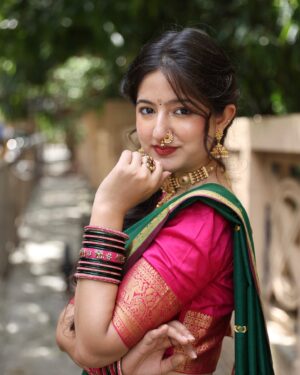 Jhanvi Bhatia Instagram - Throwback to wearing a Nauvari for Ganpati Bappa 😍🫶🏻💖🙏🏻✨

Miss my 10 days of saree days hehe🙈

#nauvari #nauvarisaree #marathimulgi #marathilook #saree #indianfashion #indianoutfit #indianfashioninfluencer #indianoutfitideas #explorepage #foryou #weddingfashion #weddingoutfitideas #festivefashion #jhanvibhatia