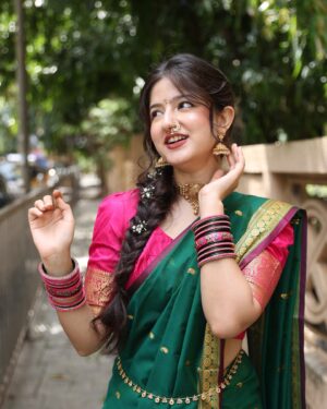 Jhanvi Bhatia Instagram - Throwback to wearing a Nauvari for Ganpati Bappa 😍🫶🏻💖🙏🏻✨

Miss my 10 days of saree days hehe🙈

#nauvari #nauvarisaree #marathimulgi #marathilook #saree #indianfashion #indianoutfit #indianfashioninfluencer #indianoutfitideas #explorepage #foryou #weddingfashion #weddingoutfitideas #festivefashion #jhanvibhatia