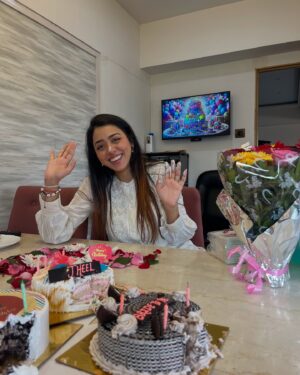 Jheel Mehta Instagram - 🧿When you’re turning 27, a #BrideToBe and are tired of shopping for events, the only answer is to have a #PyjamaParty 🥺🥳 on your birthday!🧿