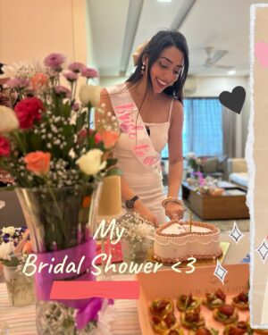 Jheel Mehta Instagram - My girls 💖🧿 #SurpriseBridalShower #JheelKePyaarMeDube #girlsjustwannahavefun #bridalshower #JheelMehta