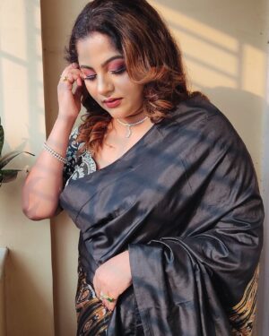 Jhilik Bhattacharjee Instagram - 🖤🤍