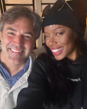 Jill Marie Jones Instagram - Good Morning 🌻🌻🌻 
Being completely transparent… yesterday was a bit rough for me… it being the first Christmas without my Mom. ♥️🕊

My Dear Friend and Tv Hubbie @thejasonpace called to check up on me and so kindly invited me to dinner at his home with his lovely family. 🤗🤗🤗🤗 

His beautiful 17 year old daughter @sweetsarahjp (the next Julia Child) cooked the entire meal and made pie… and it SLAPPED!!! 

I was also made aware that his sons (Jake and Dean) had never seen their father on Girlfriends… so I definitely had to change that! LOL!!! 
We watched a couple. 🤗 

Lots of Laughs. Lots of Love. 
#Girlfriends 4 EVA!!! 
#TONIandTODD 🤗♥️