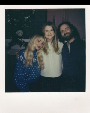 Jillian Bell Instagram - Watch “A Nonsense Christmas” with Sabrina Carpenter tonight at 9pm ET/ 6PM PT only on @netflix 🎄🎄🎄🎄🎄🎄🎄