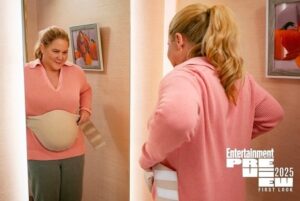 Jillian Bell Instagram - First look at KINDA PREGNANT!!!! @entertainmentweekly out on @netflix Feb. 5, 2025 🤰❤️❤️❤️