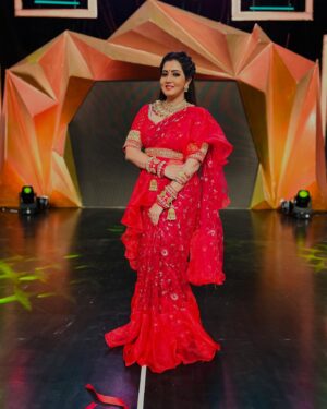 Jina Samal Instagram - Nari complete with saree😃🥻 #sareelove #zeenasamalpanigrahy ❤️🌹🧿