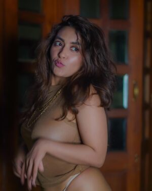 Jinal Joshi Instagram - Saturday : Adulting can wait till Monday !
Life’s too short to be serious all the time, let’s embrace the chaos today 🌀
.
.
Photos by : @gaurav_gps
.
.
.
#jinaljj #saturday #weekend #vibe #love #portrait #photooftheday #picoftheday #photoshoot #artist #artistsoninstagram #modelmayhem #instagood #instadaily