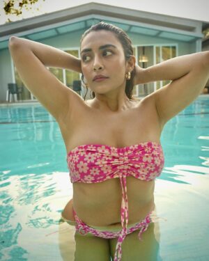 Jinal Joshi Instagram - Happy Valentine’s Day ❤️❤️❤️❤️❤️
.
I hope you said ‘Pick Me. Choose Me. Love Me.’
Cheers to the Happily Ever After !
.
.
Go on, Celebrate Love ❤️
Cheers ~ JJ
.
.
Wearing @hm
At @theforestclubresort by @zuperhotels
Photos by @gaurav_gps
.
.
#jinaljj #valentine #cute #pool #pretty #love