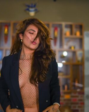 Jinal Joshi Instagram - •
•
•
•
•
#jinaljj #portrait #photooftheday #mood #expression #love #black #picoftheday