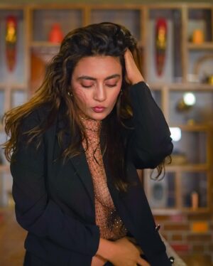 Jinal Joshi Instagram - •
•
•
•
•
#jinaljj #portrait #photooftheday #mood #expression #love #black #picoftheday