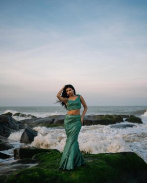 Jini Sundarraj Instagram - Kadal 🌊 🧜‍♀️ 
.
.
Outfit from scratch
Pc @shotsbyharsha