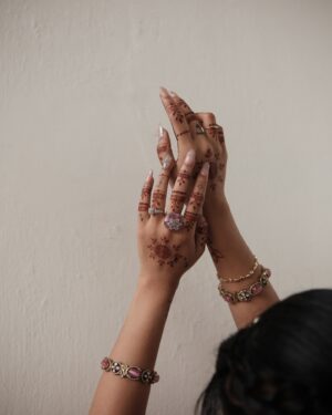 Jini Sundarraj Instagram - Look 1: Mehandi ❤️
.
.
After exploring countless options and diving into Google searches, my heart finally settled on this stunning piece from Cedar and Pine. It felt like something straight off a Pinterest board! Sakshi made it even more special with her incredible photography—I loved every single photo she captured and honestly couldn’t decide which one to share. From reel to real, I can always count on Teddy for my makeup. Thank you for this beautiful look! A big thank you to Murali for bringing our vision to life through the beautiful decor.
.
Outfit @cedaarandpine 
Pic @sakshi.ramakrishnan 
Makeup @teddy_palette_mua 
Decor @moon_light_events_1004 
Jewel @aaranyarentaljewellery