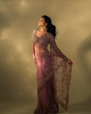 Jini Sundarraj Instagram - Shine ✨ bright like a Desi designer saree 
.
.
Pic by @murlee_photography @_xavierphotography_ 
Makeup @teddy_palette 
Outfit @krishkarthik_official 
Saree drape & Hair @style_with_anbu