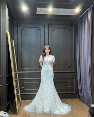Jo Soo-min Instagram - 하나의 드레스 입어보깅💍