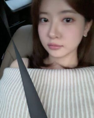 Jo Soo-min Instagram - 추우니까 요새 푹 빠진 따듯한 이 노래🎵✨