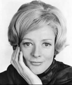 Joanne Froggatt Instagram - Today we lost a true legend. It’s hard to find the words to pay tribute to the iconic Dame Maggie Smith. I shared a screen with her on very few occasions but was fortunate enough to be in her company on many. 
She truly was a trailblazer, with the sharpest wit, the greatest talent, the naughtiest sense of humour, she was a force to be reckoned with. She had a charisma that you felt would live for ever (in many ways it will) and underneath all of that a huge heart. 
Thank you Maggie, for always being supportive and kind to me, for putting many a smile on my face with that sharp wit that no one could match, and for showing the rest of us just how it’s done. 

Rest in peace Dame Maggie, my thoughts are with your beautiful family. 🖤