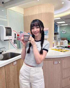 Joanne Missingham Instagram - 捐血日❤️❤️❤️
大家捐血前後都要記得要多補充水分哦～