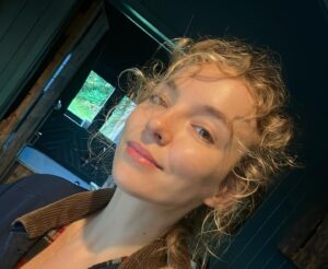 Jodie Comer Instagram - SEA (h)AIR 🌊❤️