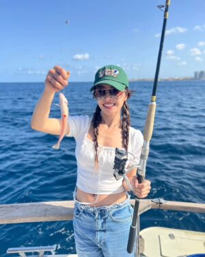 Jolin Tsai Instagram - ❤️馬爾他出海趣❤️ 
一條條小魚 釣得三頭和背肌都很酸😅
 beginner's luck  釣了快8隻 🤞🏻😁😁😁