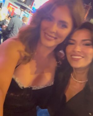 Jordan Claire Robbins Instagram - Absolutely cackled my way through this movie and could not be prouder of @sofiapernas 💫🥹 it hits theatres today, go check it out to laugh your socks off and see Jim Carrey at his finest!!!

Thanks to @albertlortega for these smashing carpet photos and to @paramountpics for having me ❤️