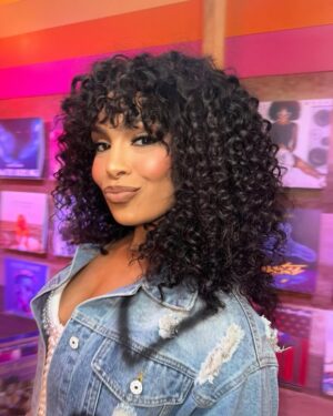 Jordin Sparks Instagram - I LOVED this week’s 80’s episode of #RollerJam—I got to meet the beauty that is @debbiegibson! We hit it off right away. Annnnd it is one of my favorite looks! Glam girlies did their thing as per usual: @kimoramulan & @jenniferjocelyn 💋