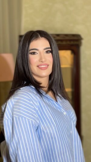 Jouman Kathem Instagram - Elian salon 🦋
الجميلة 😍 @joumankathem 
@zahraa.natik

للحجز والاستفسار التواصل دايركت📥 او الاتصال على رقم الصالون:07712332228
‎العنوان: شارع 14رمضان -بناية مركز أيليان /الطابق الثاني