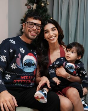 Juhi Godambe Instagram - Happy Holidays 🥰❤️🎄✨