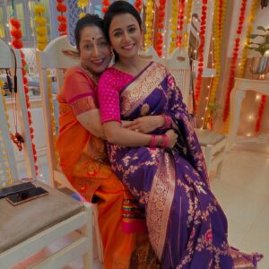 Jui Gadkari Instagram - Wishing you the bestest phase ahead @mostly_monika god bless u with every happiness🌸😇 

We all are truely happy and thrilled to welcome baby mona!! And that reflects in every smile on our set! 

And yes, u will be a great mommy! 🤗 

#babyshower